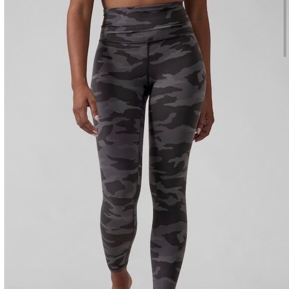 Athleta Ultimate  Camo 7/8 tight - Picture 1 of 13